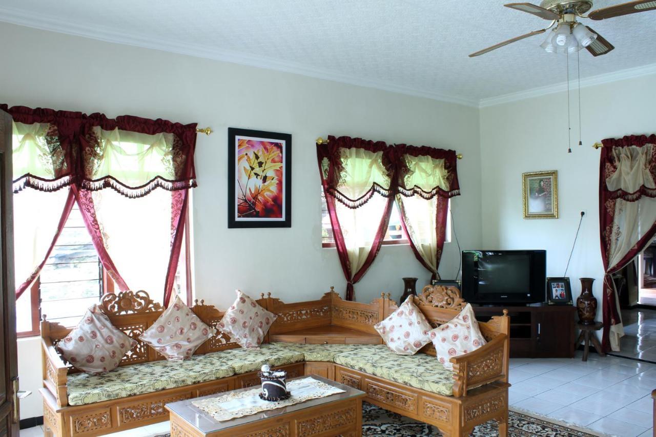 Marry Ind Gunung Kawi Guest House Malang Bumirejo Eksteriør bilde