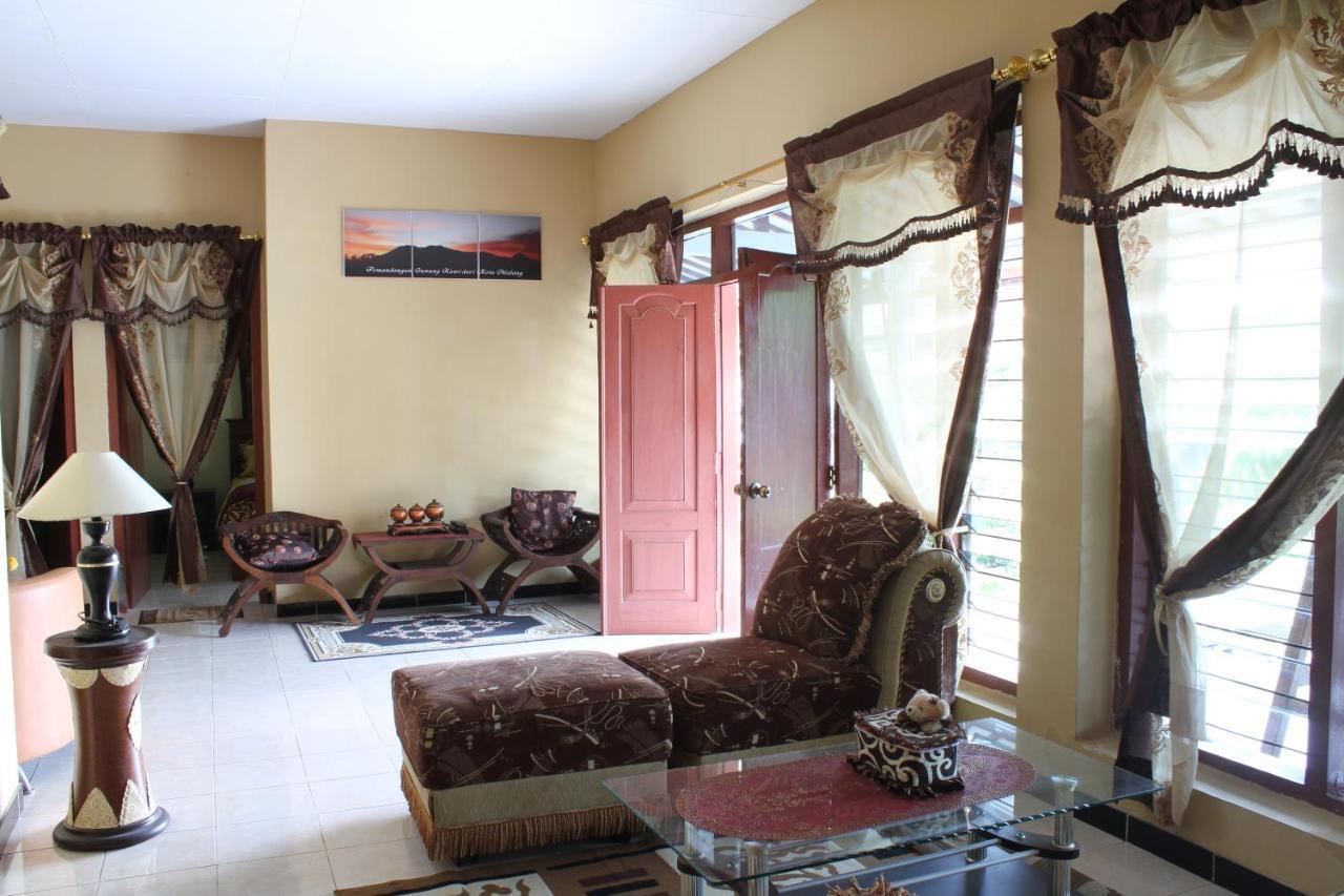 Marry Ind Gunung Kawi Guest House Malang Bumirejo Eksteriør bilde